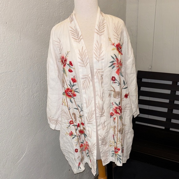 Johnny Was Sweaters - Johnny Was Ceretti Linen Cropped White Kimono with Floral Embroidery Size Medium